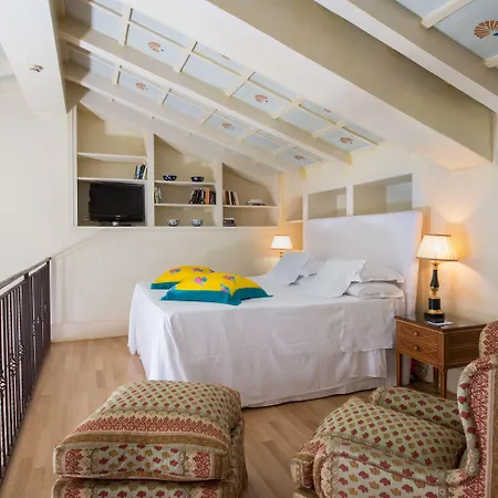 Grand Plaza Hotel 5*