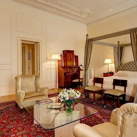 Grand Plaza